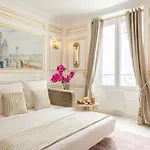 Luxury 2 bedroom Apartment - Eiffel Tower